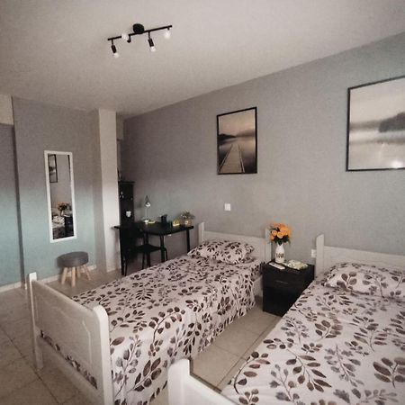 Semi-Basement 50Sqm Apartment Near Kos Citycenter Bagian luar foto