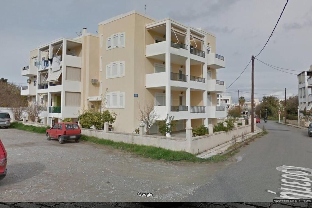 Semi-Basement 50Sqm Apartment Near Kos Citycenter Bagian luar foto