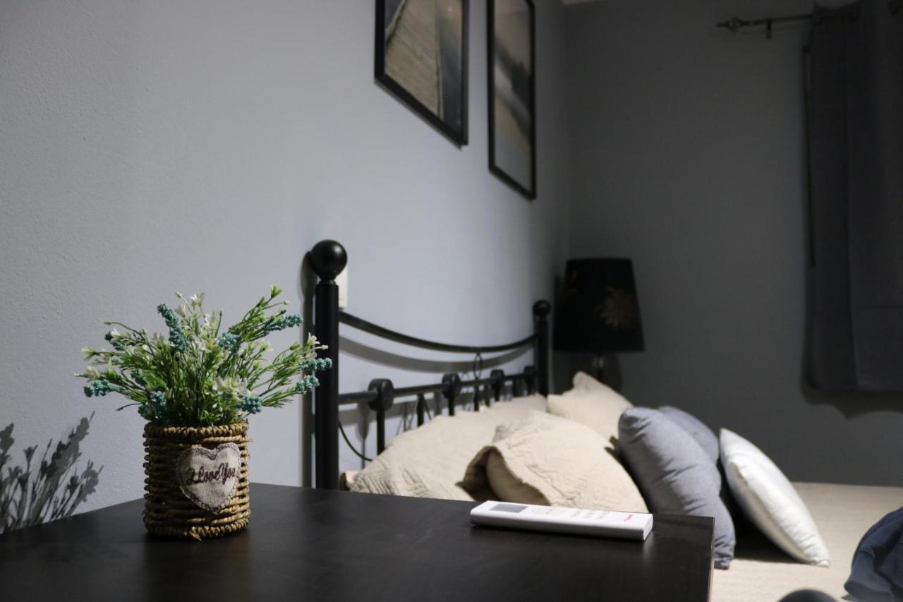 Semi-Basement 50Sqm Apartment Near Kos Citycenter Bagian luar foto