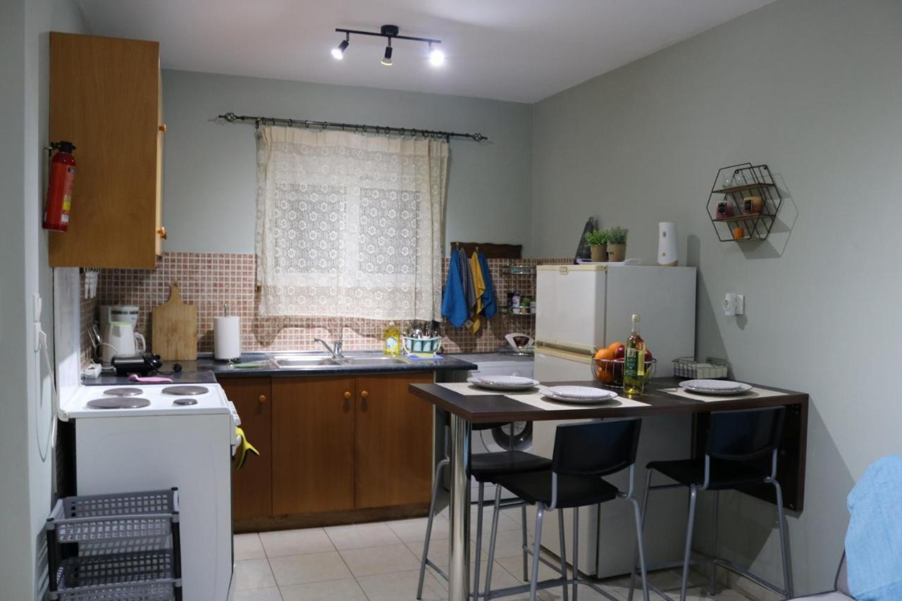 Semi-Basement 50Sqm Apartment Near Kos Citycenter Bagian luar foto