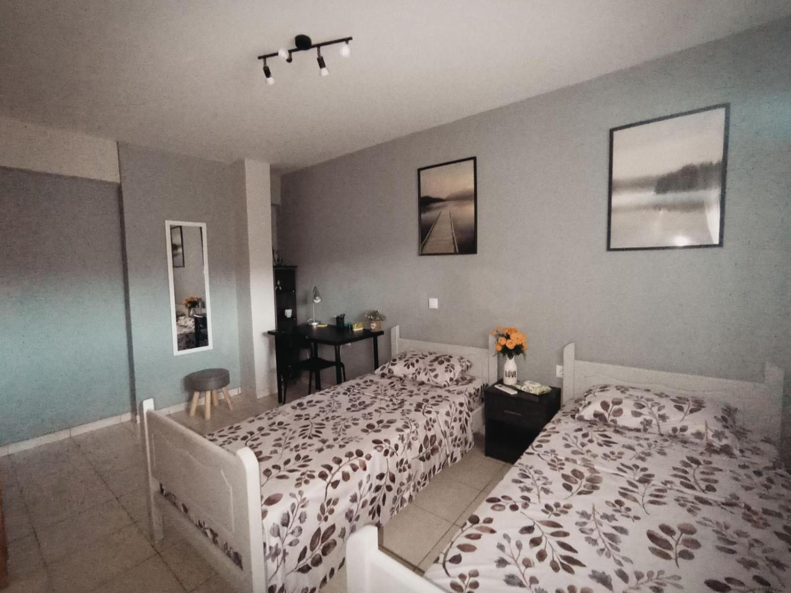 Semi-Basement 50Sqm Apartment Near Kos Citycenter Bagian luar foto